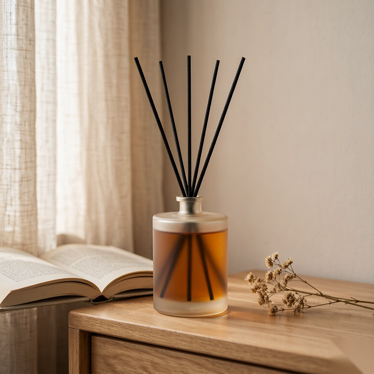 Aera Reed Diffuser — White Tea, Bergamot & Cedar (200 ml)